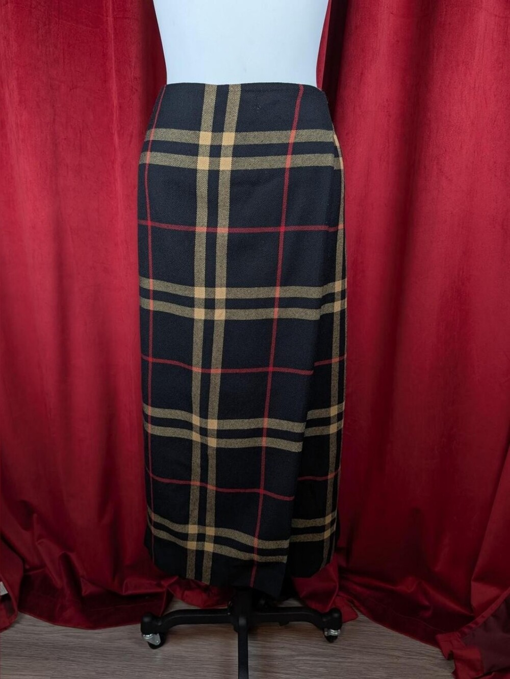 Vintage 90's Jones New York 100% Wool Black, Tan, & Red Plaid Maxi Skirt